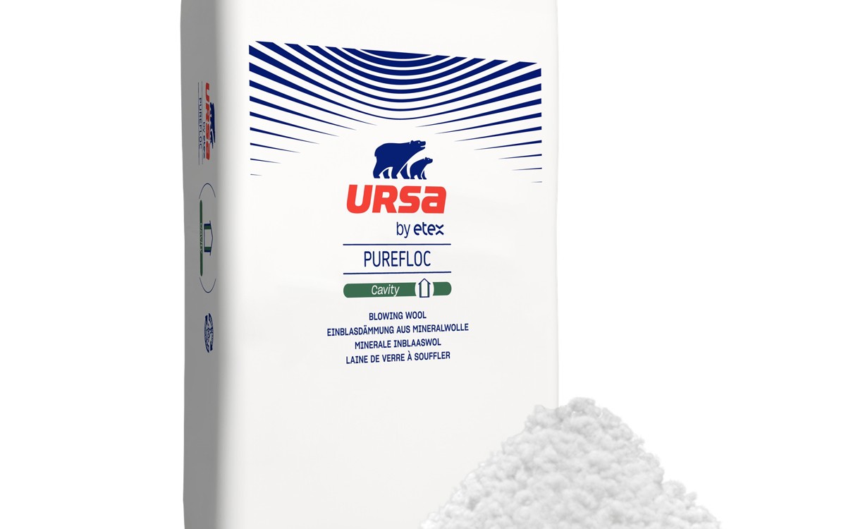 URSA reagrupa en Europa su gama de lana insuflada bajo la marca URSA PUREFLOC